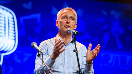 Столтенберг: Здоровье и образование граждан — приемлемая цена за военную помощь Украине