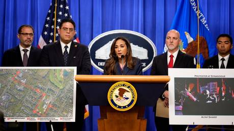 Министерство юстиции США подает иск против протестующих, нарушающих религиозные практики