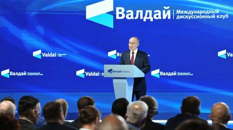Путин на Валдае: о многополярном мире, силе России и «пиратстве» Запада