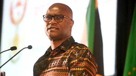 Загадочная смерть посла: семья требует ответов из Парижа