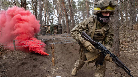 На фронте нейтрализованы наемники: РФ публикует документы иностранцев из США, Польши и Колумбии