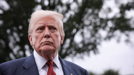 Трамп требует расследования против демократа Адама Шиффа, обвиняя его в коррупции