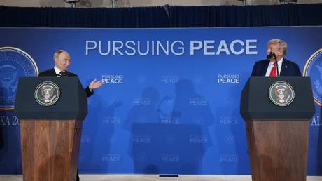 В Кремле опровергли слухи о срыве саммита Путина и Трампа в Будапеште