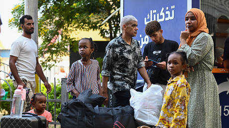 Возвращение к жизни: Возвращение беженцев в Хартум