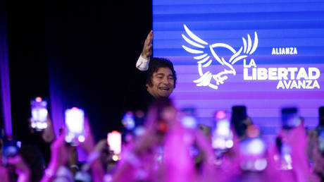 Политическая ставка Милея: Как победа на выборах и поддержка Трампа открыли путь радикальным реформам