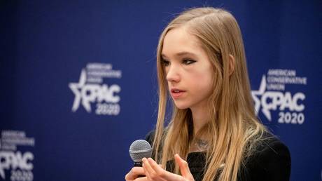 Немецкая блогерка Наоми Зайбт просит убежища в США, обвиняя власти ФРГ в политических преследованиях