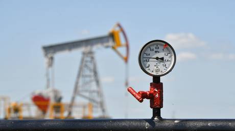 Индия наращивает импорт нефти из России на фоне новых санкций США