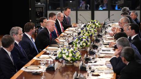 США наращивают влияние в Центральной Азии: заключены многомиллиардные сделки в обход Китая