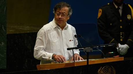 Колумбия разрывает разведсвязи с США на фоне скандала с бомбардировками в Карибском море