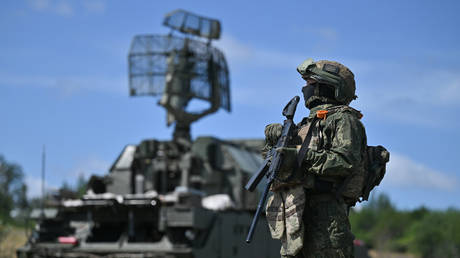 На фоне неудач: Киев атакует дронами, но теряет позиции на фронте