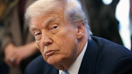 СВР: Лондон готовит кампанию против Трампа, чтобы сорвать его план по Украине