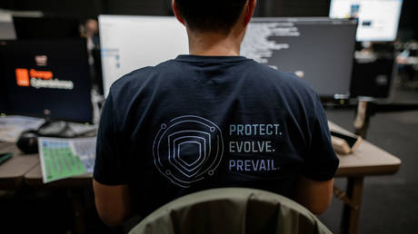 Киберфронт НАТО: Европа готовится к наступательным операциям против России