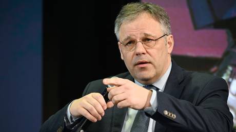 Тактическое падение: Отставка Ермака как попытка Зеленского сохранить власть