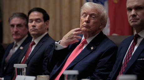 Эскалация в Карибском бассейне: Трамп объявляет о готовности наносить удары по «наркокартелям» на суше