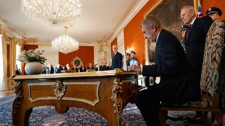 Новый премьер Чехии пообещал сократить военную помощь Украине