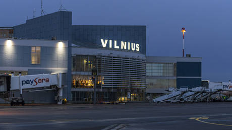 Литва обвиняет Беларусь в «гибридных атаках» и запрашивает неограниченные полномочия для военных
