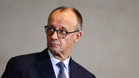 Канцлер Германии сравнил Путина с Гитлером