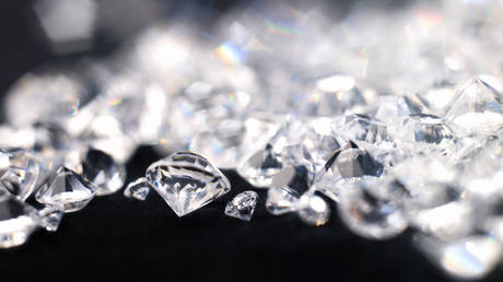 В аэропорту Франкфурта задержан пассажир с 11 276 незадекларированными бриллиантами