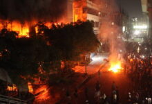 Бангладеш: Гибель лидера протестов обернулась беспорядками и атаками на СМИ