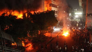 Бангладеш: Гибель лидера протестов обернулась беспорядками и атаками на СМИ