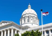 Китай подает встречный иск на 50 миллиардов долларов против штата Миссури в суд Уханя