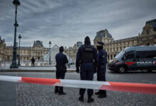 Царская добыча бензопилой: В музее Лувр похищены драгоценности короны Франции на €88 млн