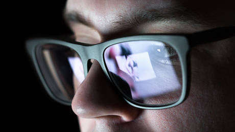 Китай ужесточает антипорнографический закон: защита детей как приоритет