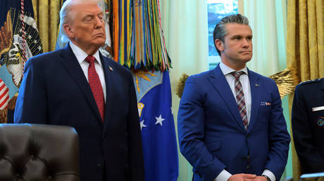 США наносят удар ИГИЛ в Нигерии в Рождество: Трамп предупреждал о вторжении "с оружием наготове" из-за гонений на христиан