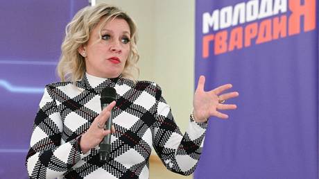 Bloomberg в роли прикрытия: Захарова обвиняет СМИ в фабрикации "инсайдов" о Кремле