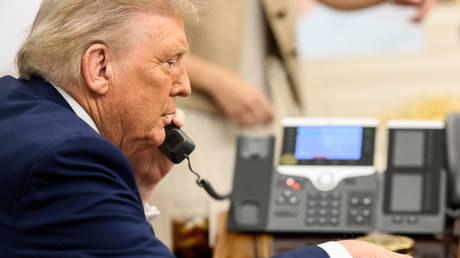 Путин и Трамп обсудили Украину: Ставка на прочный мир против "порочного" перемирия