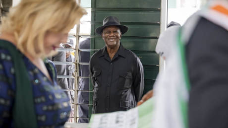 Монополия РДПГ: Президентская партия Оаттары доминирует в парламенте после споров о выборах