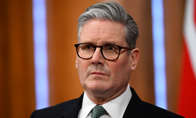 Белый дом в бурлящем море скандала: Кир Стармер поддержал британца Египта с антисемитским прошлым