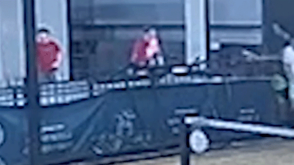 Смертельный розыгрыш: в Малайзии игрок в пиклбол погиб, упав с высоты за мячом