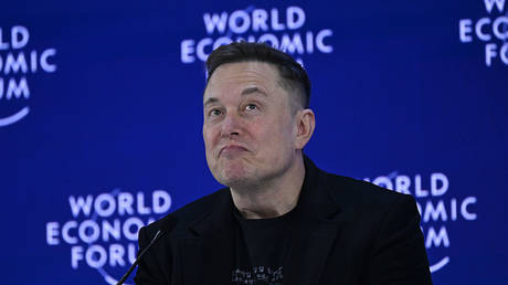 Илон Маск рассматривает варианты слияния SpaceX и Tesla