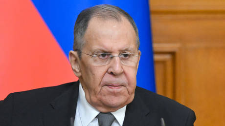 Лавров назвал обвинения в связях Эпштейна с российской разведкой "желтой журналистикой"
