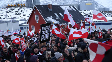 США продолжают давление на Гренландию