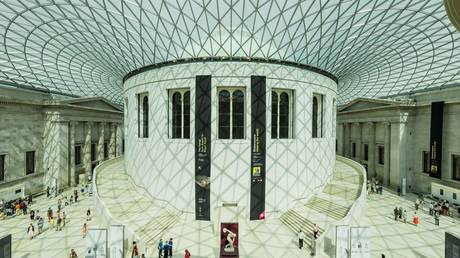 Британский музей опровергает обвинения в удалении слова "Палестина" из экспозиций