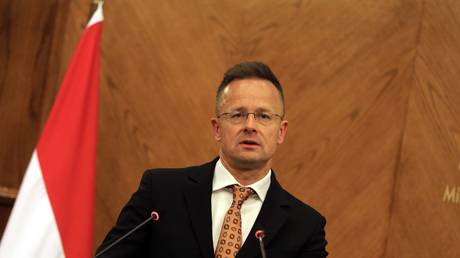 Венгрия наложила вето на кредит ЕС Украине