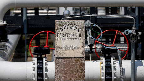 Словакия угрожает прекратить энергоснабжение Украины