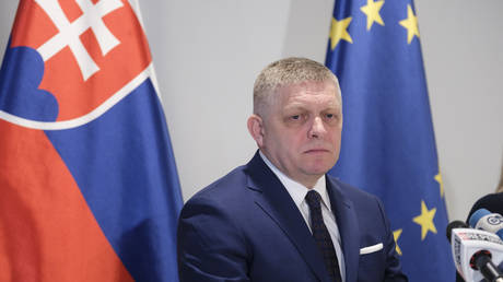 Ультиматум Фицо: Словакия заблокирует санкции против России и членство Украины в ЕС из-за спора о нефти