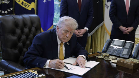 Демократы против Трампа: битва за почтовые бюллетени доходит до суда