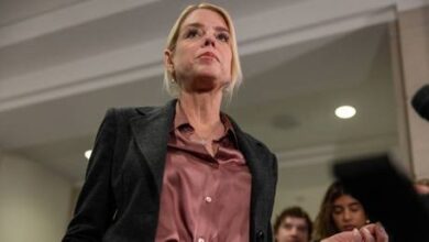 Скандал с Эпштейном стоил поста: Трамп уволил генпрокурора США Пэм Бонди