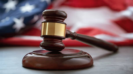 ИИ в судейской мантии: более половины федеральных судей США уже используют нейросети в работе