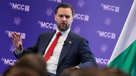 Вице-президент США осудил «скандальную» угрозу Зеленского в адрес Орбана