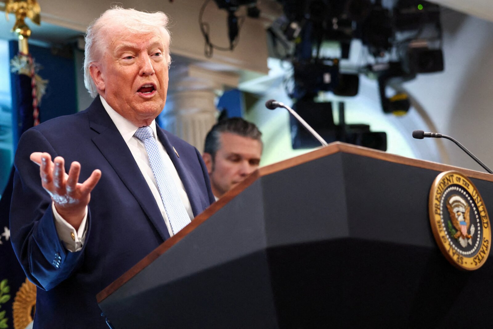 «Стрельба начнётся»: Трамп пригрозил Ирану новой эскалацией в случае нарушения сделки