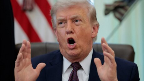 Трамп грозит выходом США из НАТО, назвав альянс «бумажным тигром»