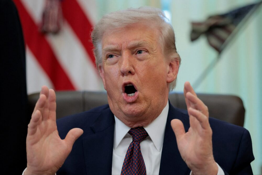 Трамп грозит выходом США из НАТО, назвав альянс «бумажным тигром»