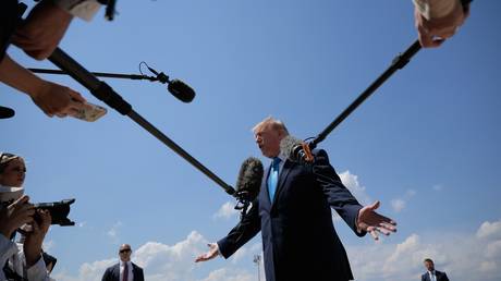США намерены обогнать Россию по числу ледоколов, заявил Трамп