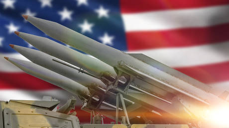 Ядерный зонтик расширяется: США могут разместить атомное оружие ближе к границам России