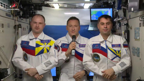 Трещина на орбите: астронавтов NASA экстренно укрыли в корабле-спасателе из-за утечки на МКС